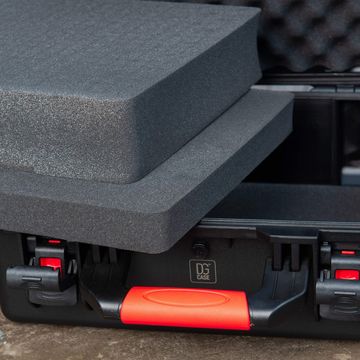 dgsusa hard case 17" Protector case "DGCASE@Series 50" | interior: 15.35 x 10.43 in | 4 variants height