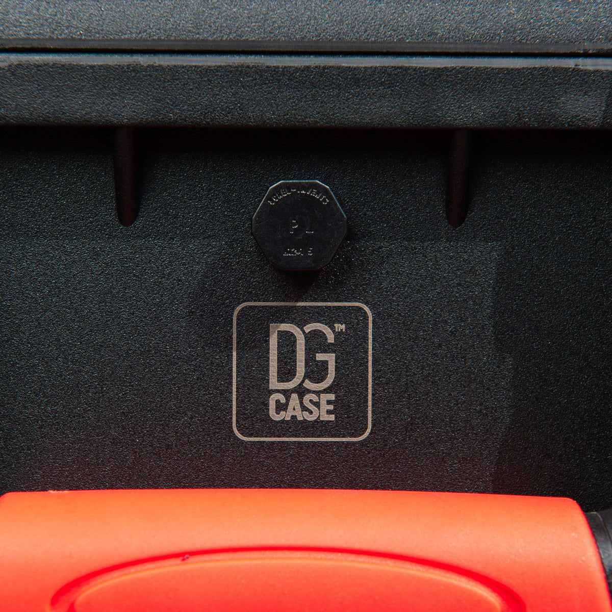 dgsusa hard case 17" Protector case "DGCASE@Series 50" | interior: 15.35 x 10.43 in | 4 variants height