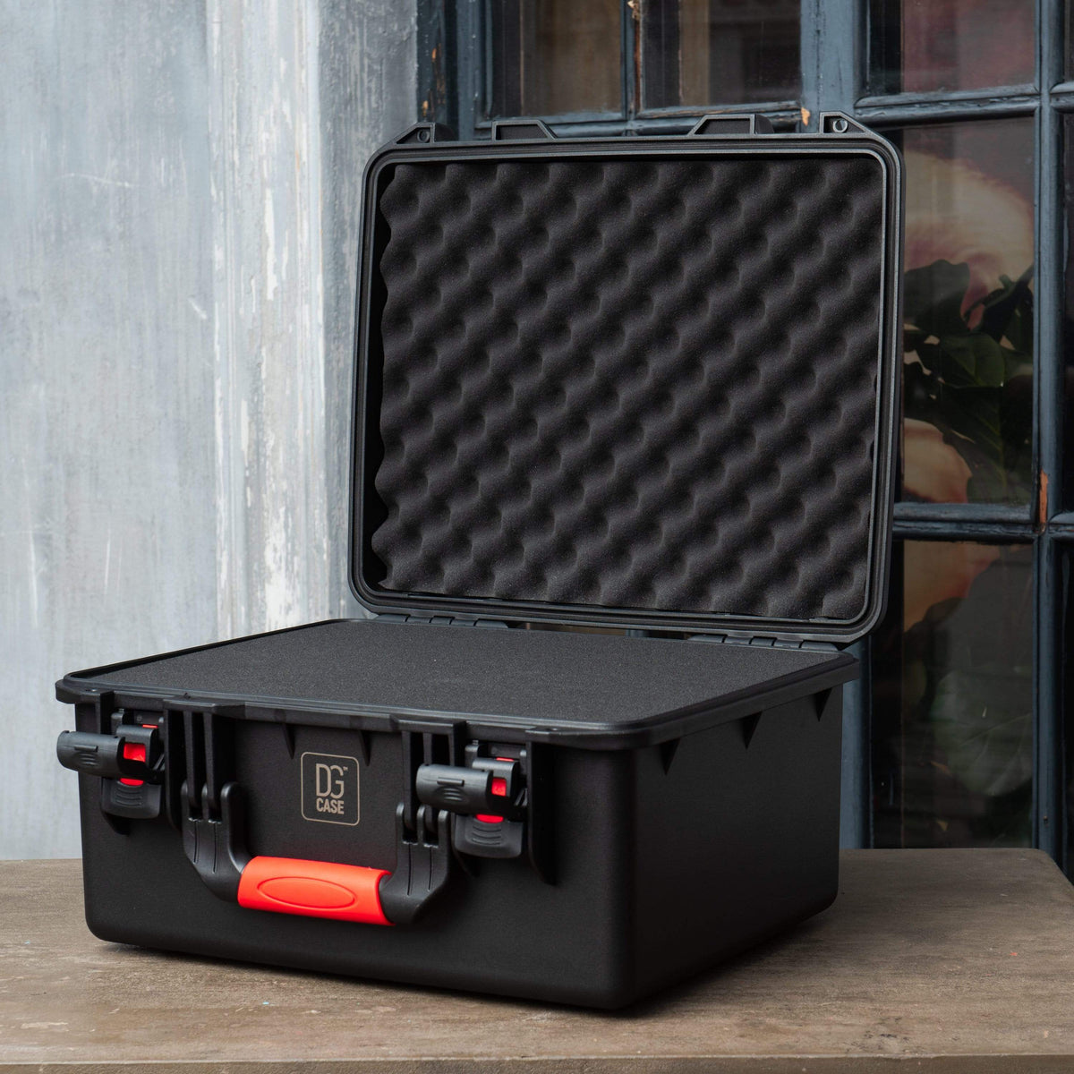 dgsusa hard case 17" Protector case "DGCASE@Series 50" | interior: 15.35 x 10.43 in | 4 variants height