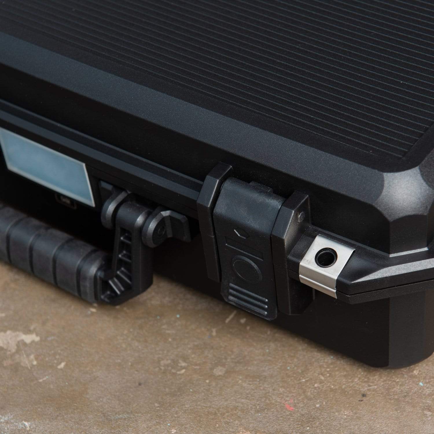 dgsusa hard case 19" Protector case DGCASE@70-01 | interior: 17.52 x 12.79 x 5.31 in